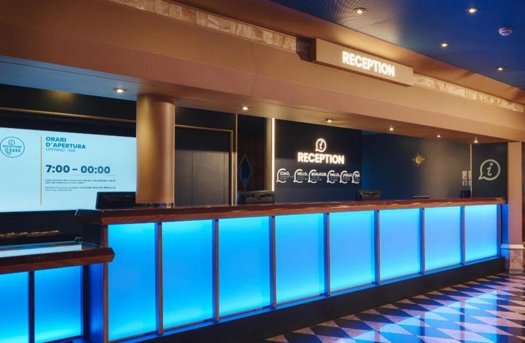 Лайнер Costa Fascinosa, компании Costa Cruises. Фото 1