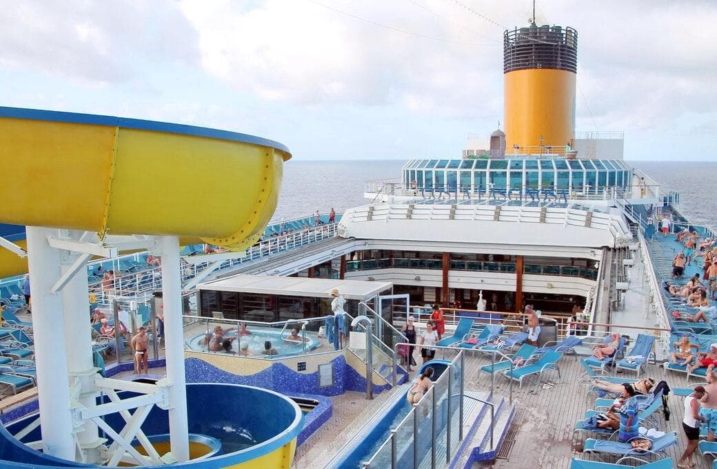 Лайнер Costa Fascinosa, компании Costa Cruises. Фото 1