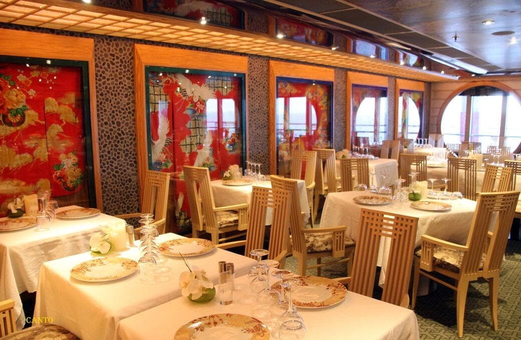 Лайнер Costa Fascinosa, компании Costa Cruises. Фото 1