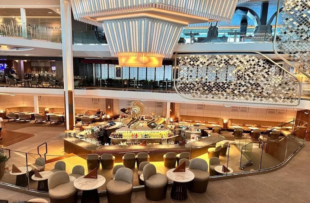 Лайнер Celebrity Ascent, компании Celebrity Cruises. Фото 1