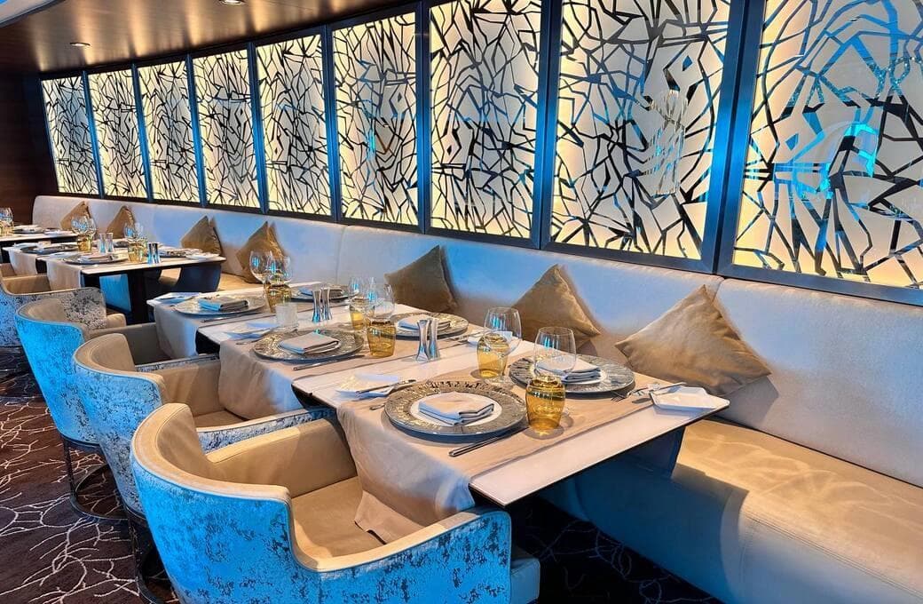 Лайнер Celebrity Infinity, компании Celebrity Cruises. Фото 1