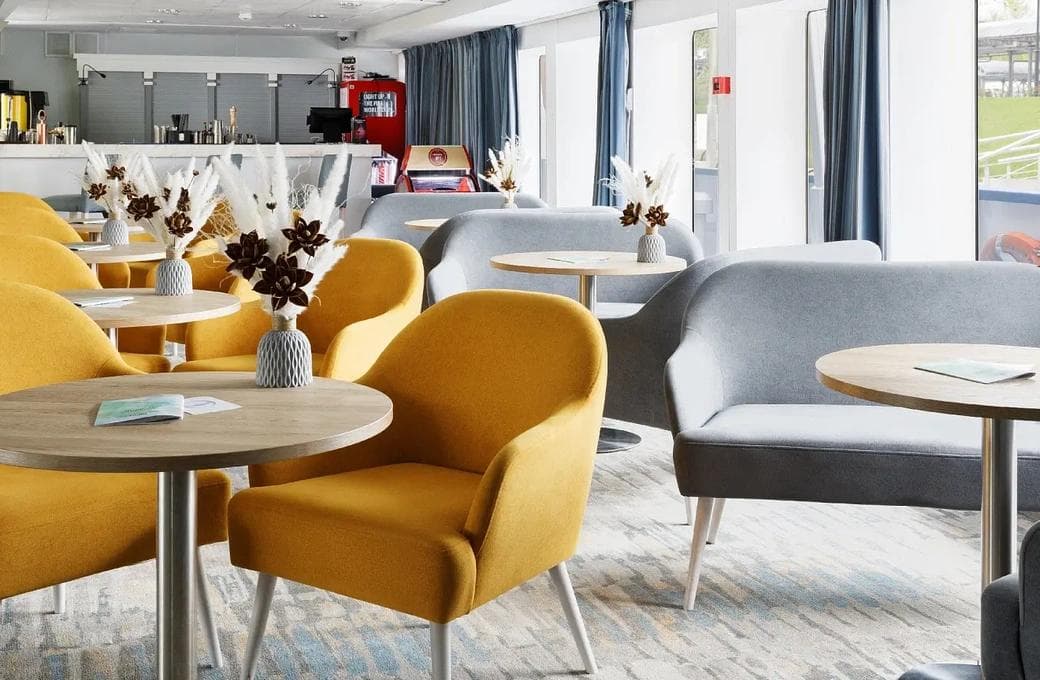 Лайнер Мстислав Ростропович, компании ВодоходЪ. Фото 1