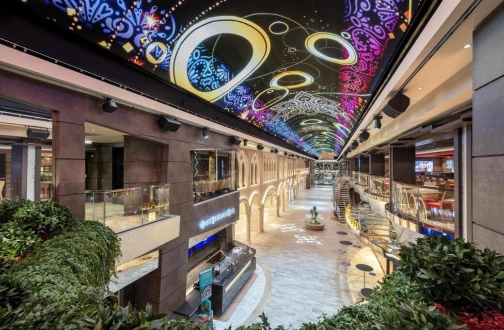 Лайнер MSC Virtuosa, компании MSC Crociere. Фото 1