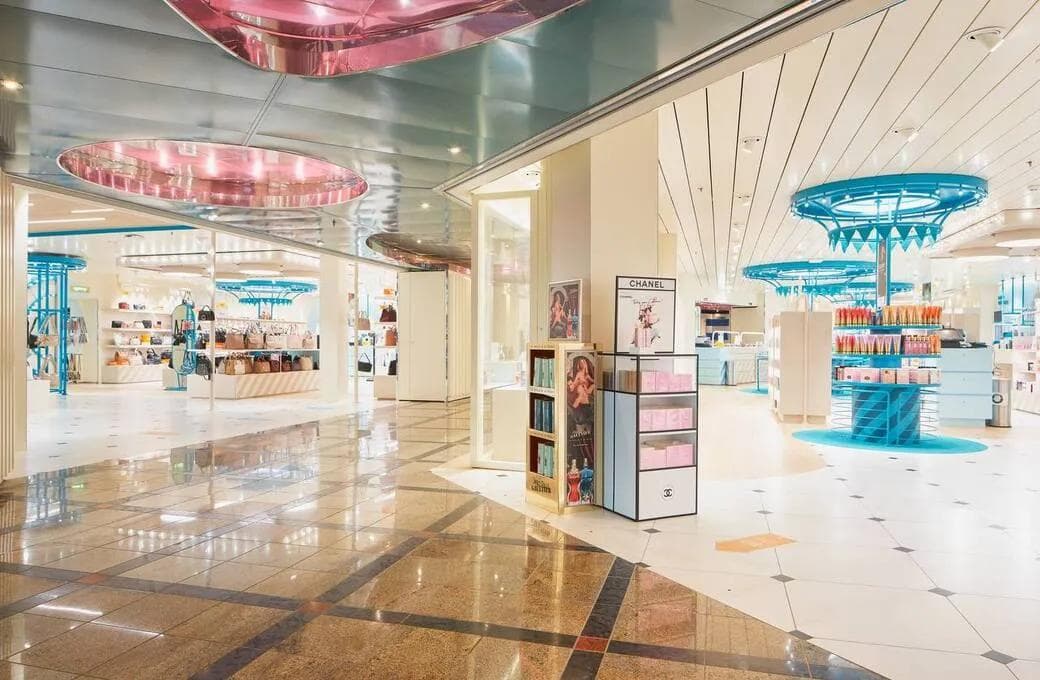 Лайнер Costa Deliziosa, компании Costa Cruises. Фото 1