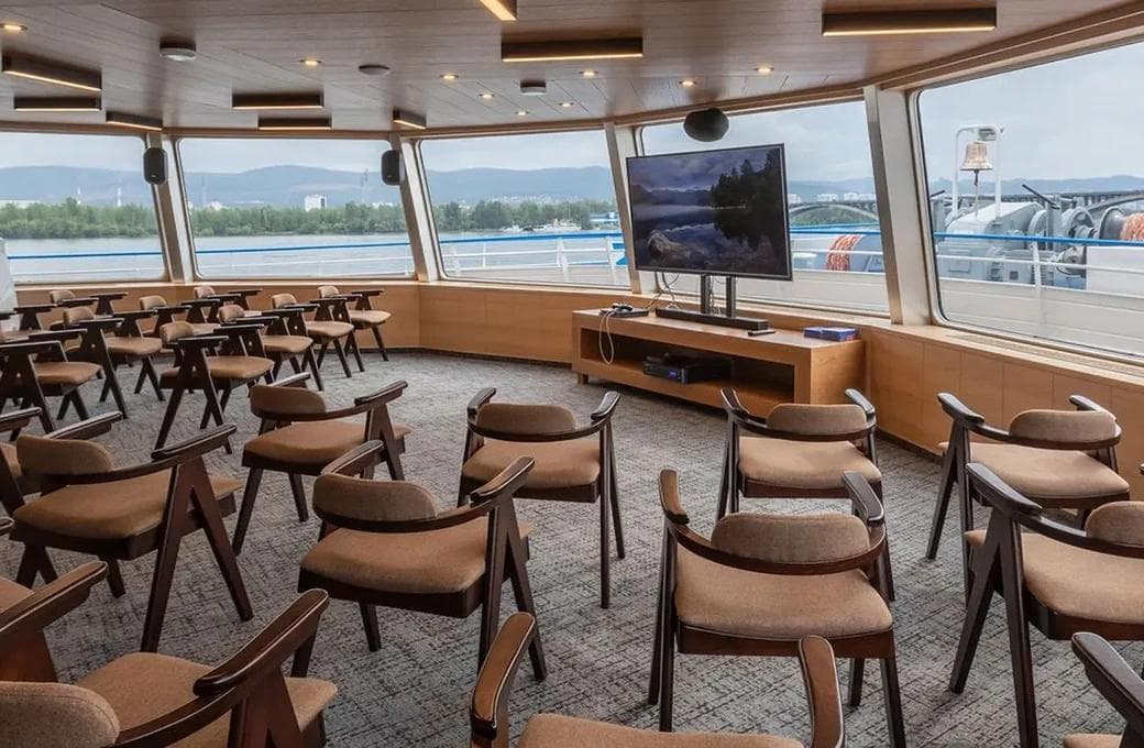 Лайнер Максим Горький, компании ВодоходЪ. Фото 1