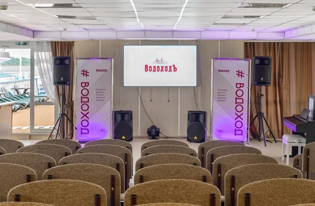 Лайнер Александр Суворов, компании ВодоходЪ. Фото 1
