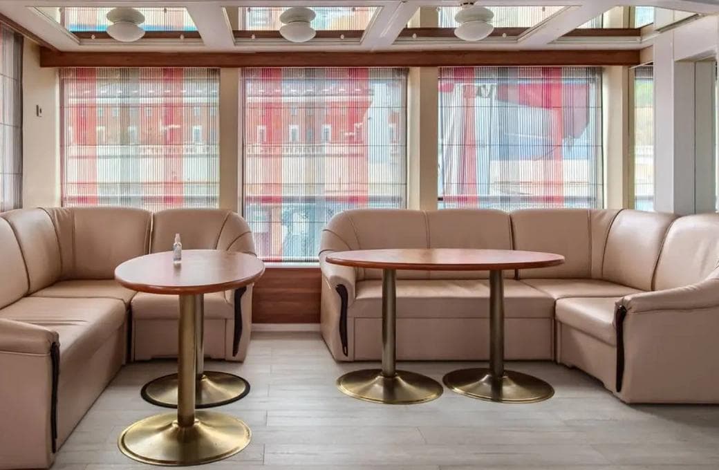 Лайнер Георгий Жуков, компании ВодоходЪ. Фото 1