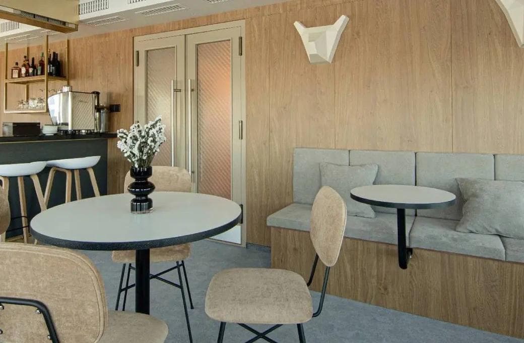 Лайнер Константин Коротков, компании ВодоходЪ. Фото 1