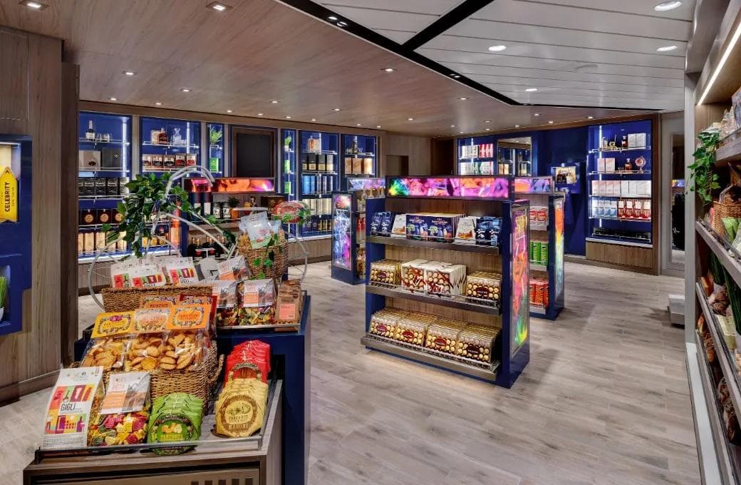 Лайнер Celebrity Beyond, компании Celebrity Cruises. Фото 1