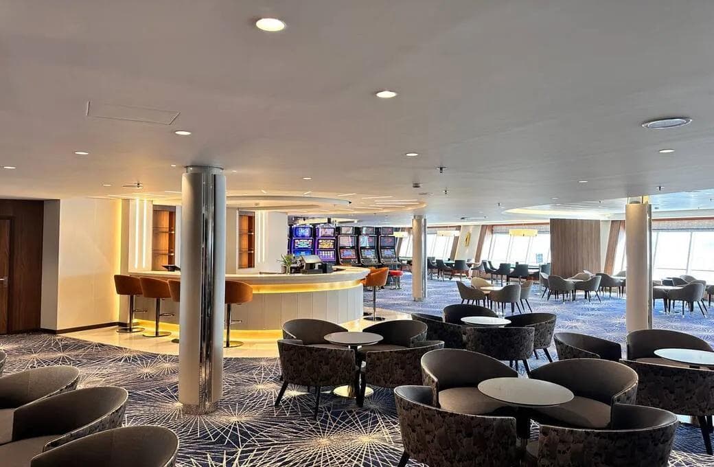 Лайнер Celestyal Discovery, компании Celestyal Cruises. Фото 1