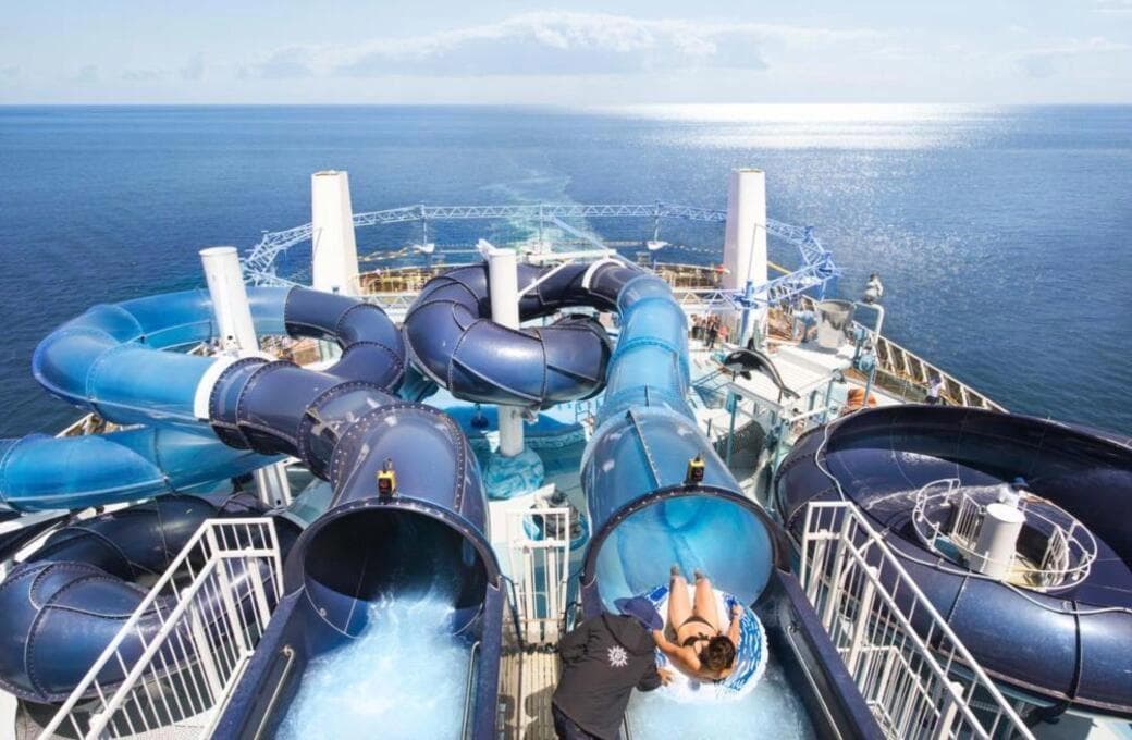 Лайнер MSC Meraviglia, компании MSC Crociere. Фото 1