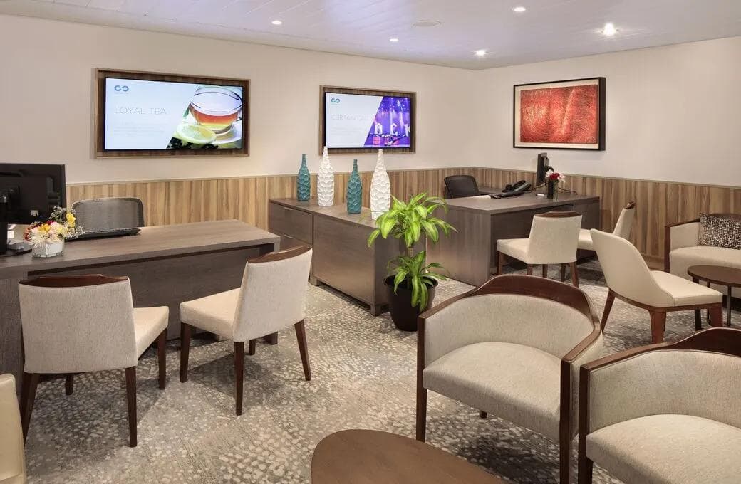 Лайнер Celebrity Silhouette, компании Celebrity Cruises. Фото 1