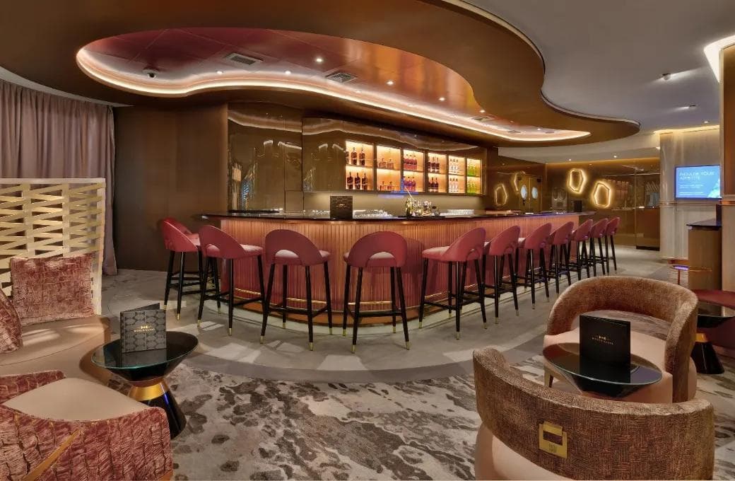 Лайнер Celebrity Beyond, компании Celebrity Cruises. Фото 1