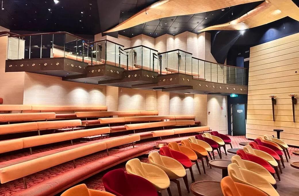 Лайнер Celestyal Discovery, компании Celestyal Cruises. Фото 1