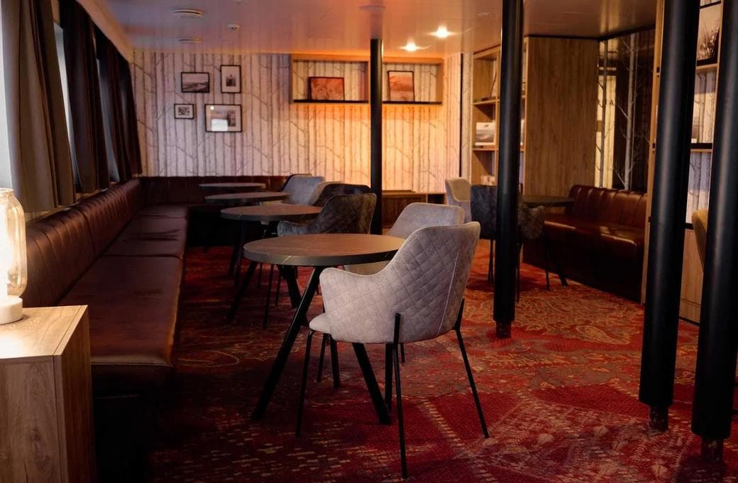 Лайнер Александра, компании Донинтурфлот. Фото 1