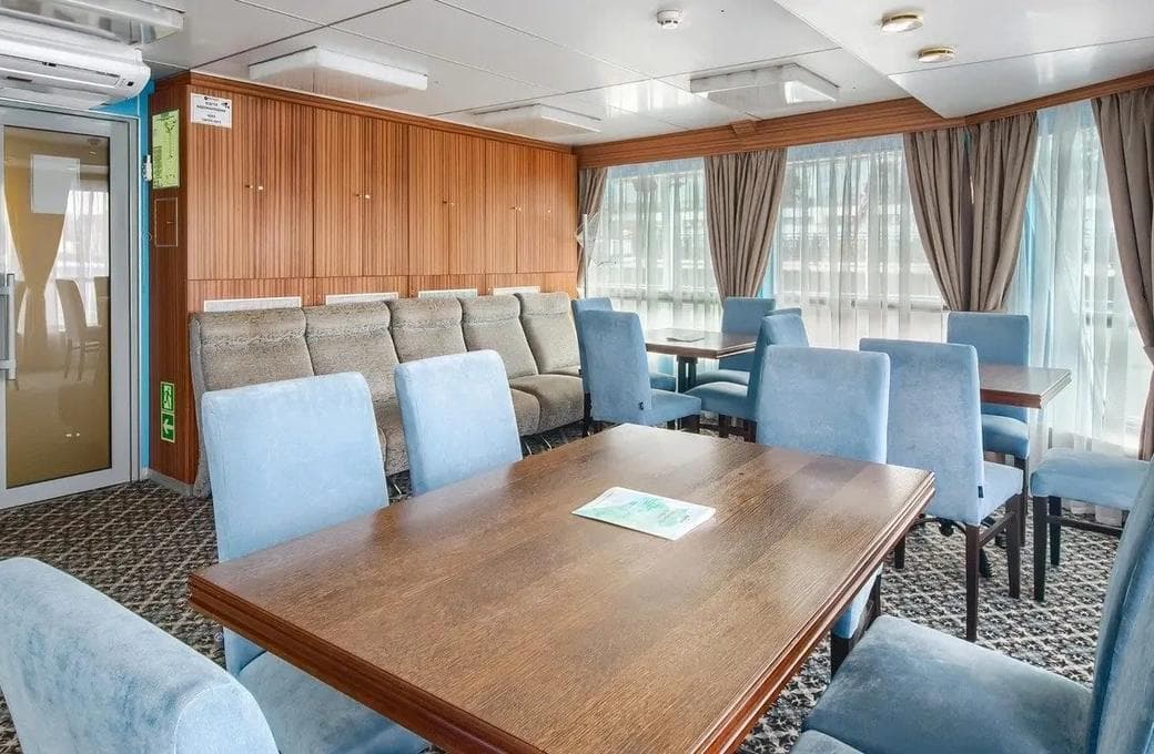 Лайнер Михаил Фрунзе, компании ВодоходЪ. Фото 1