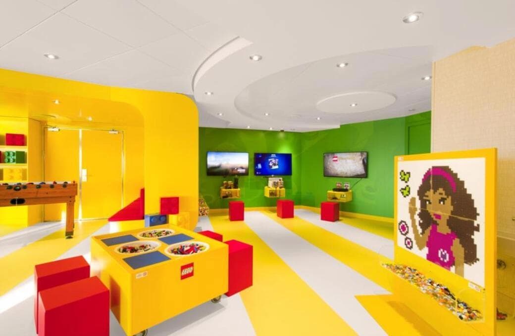 Лайнер MSC Lirica, компании MSC Crociere. Фото 1