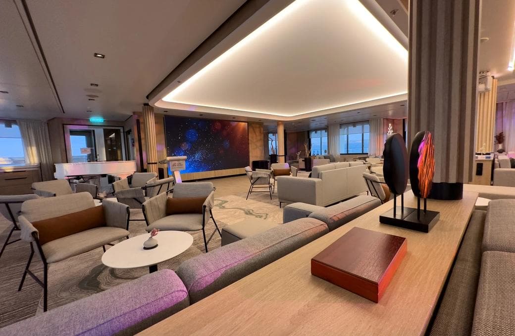 Лайнер SH Diana, компании Swan Hellenic. Фото 1