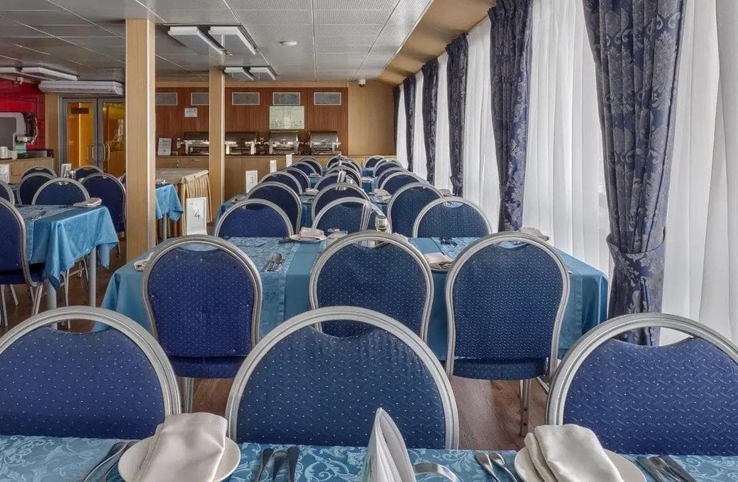 Лайнер Михаил Фрунзе, компании ВодоходЪ. Фото 1