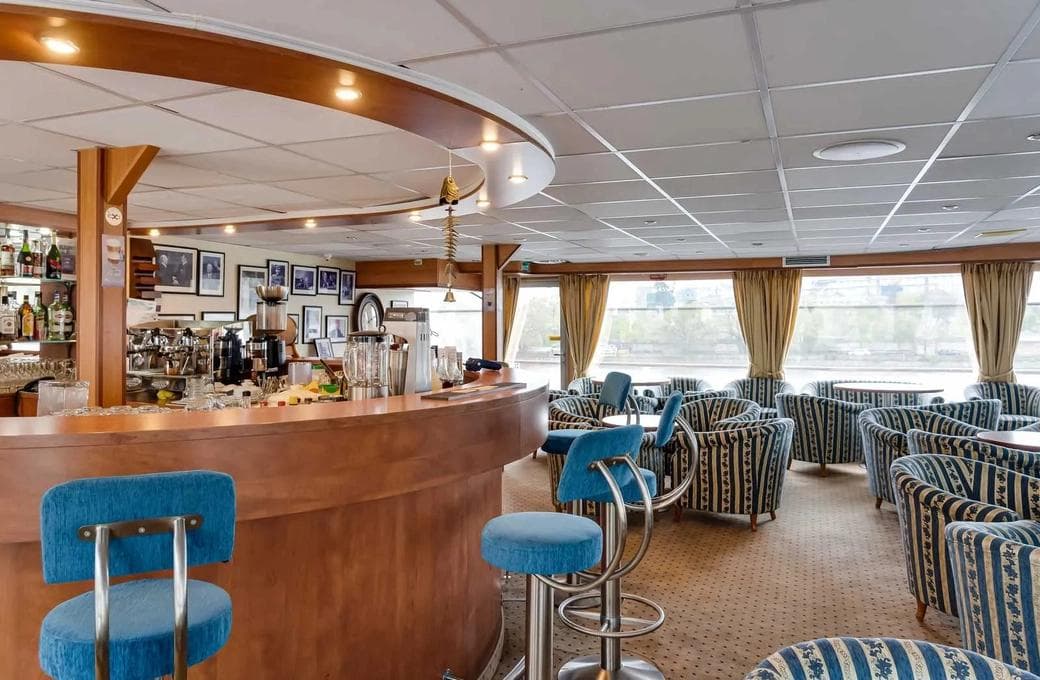 Лайнер Тихий Дон, компании Донинтурфлот. Фото 1