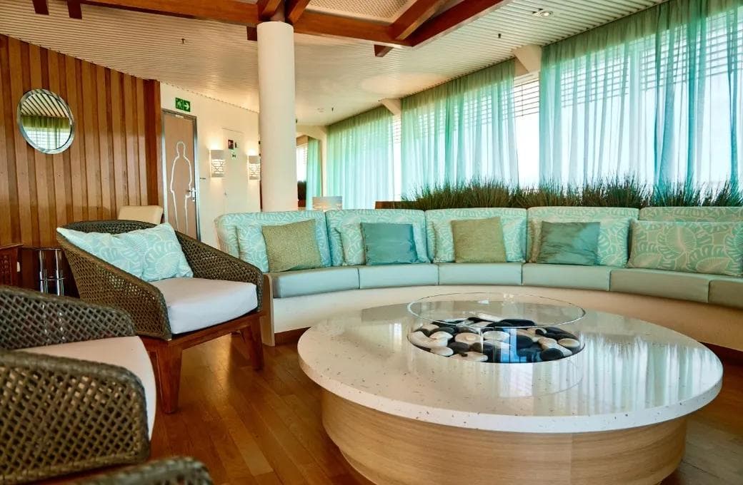 Лайнер Astoria Grande, компании Astoria Grande Cruises. Фото 1