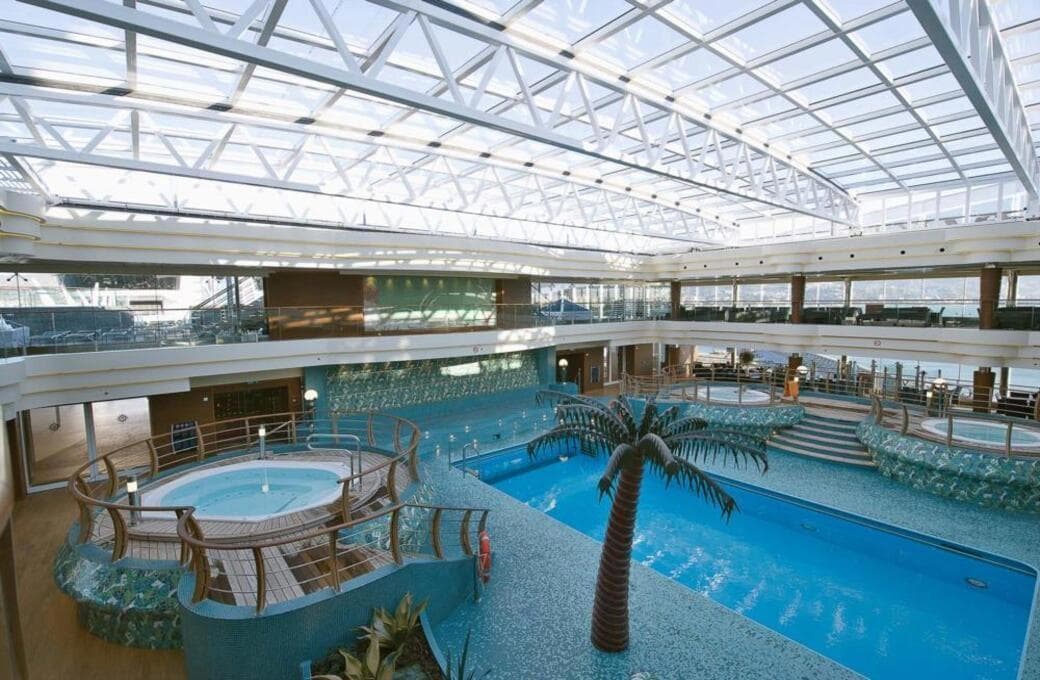 Лайнер MSC Divina, компании MSC Crociere. Фото 1