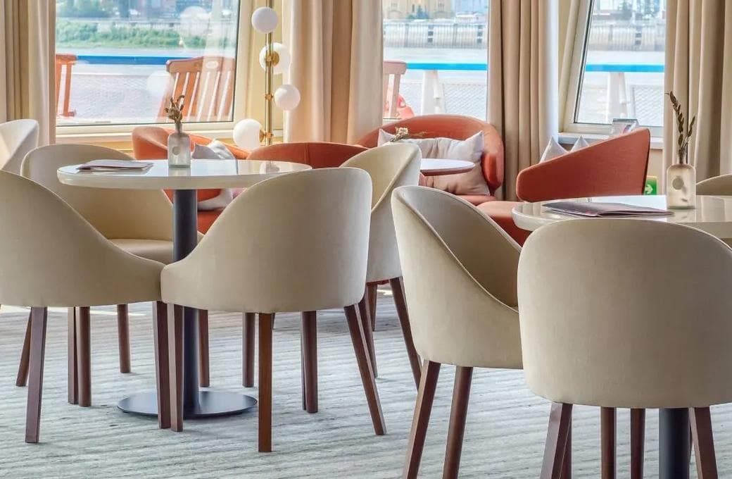 Лайнер Мстислав Ростропович, компании ВодоходЪ. Фото 1