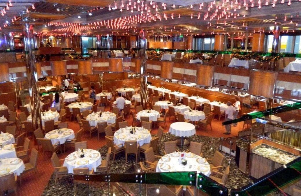 Лайнер Costa Fascinosa, компании Costa Cruises. Фото 1