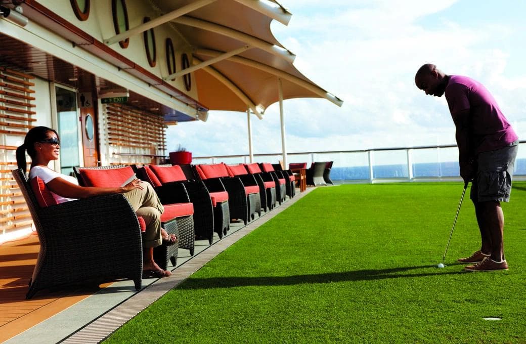 Лайнер Celebrity Equinox, компании Celebrity Cruises. Фото 1