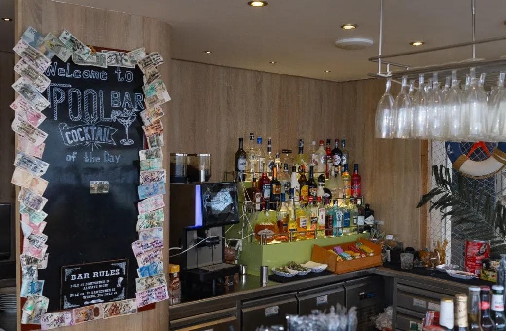 Лайнер Astoria Grande, компании Astoria Grande Cruises. Фото 1