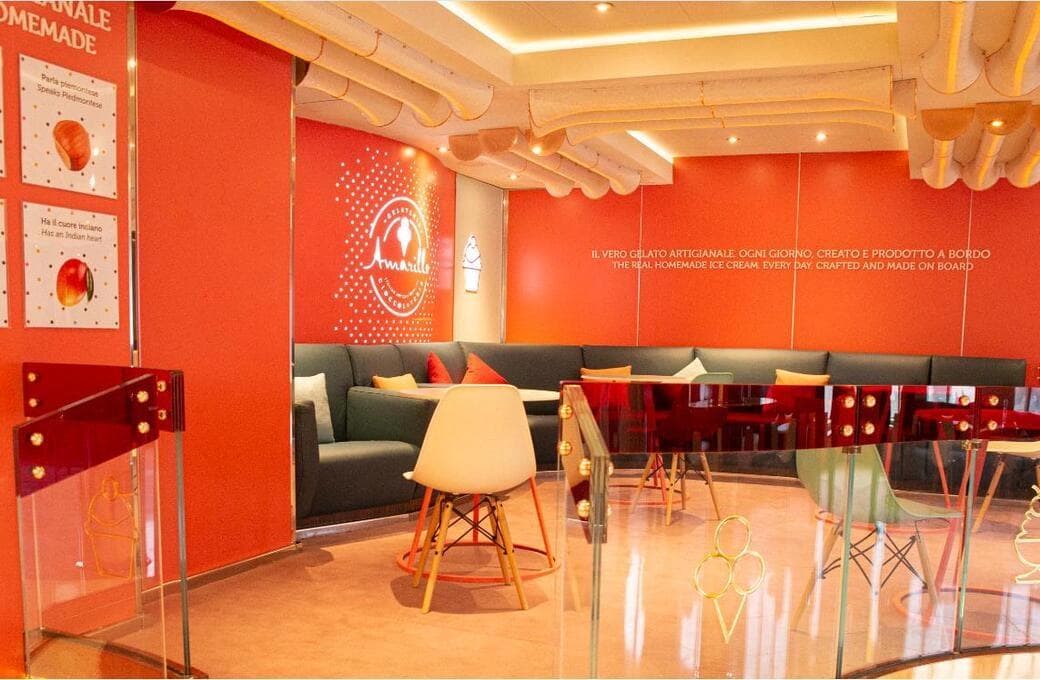 Лайнер Costa Fascinosa, компании Costa Cruises. Фото 1