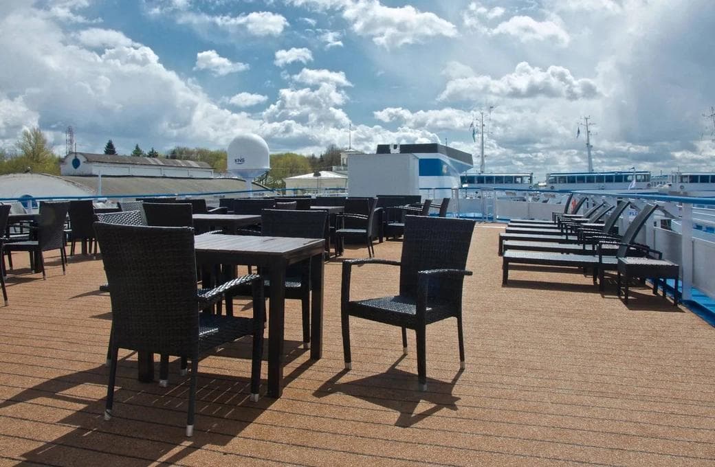 Лайнер Генерал Лавриненков , компании Донинтурфлот. Фото 1