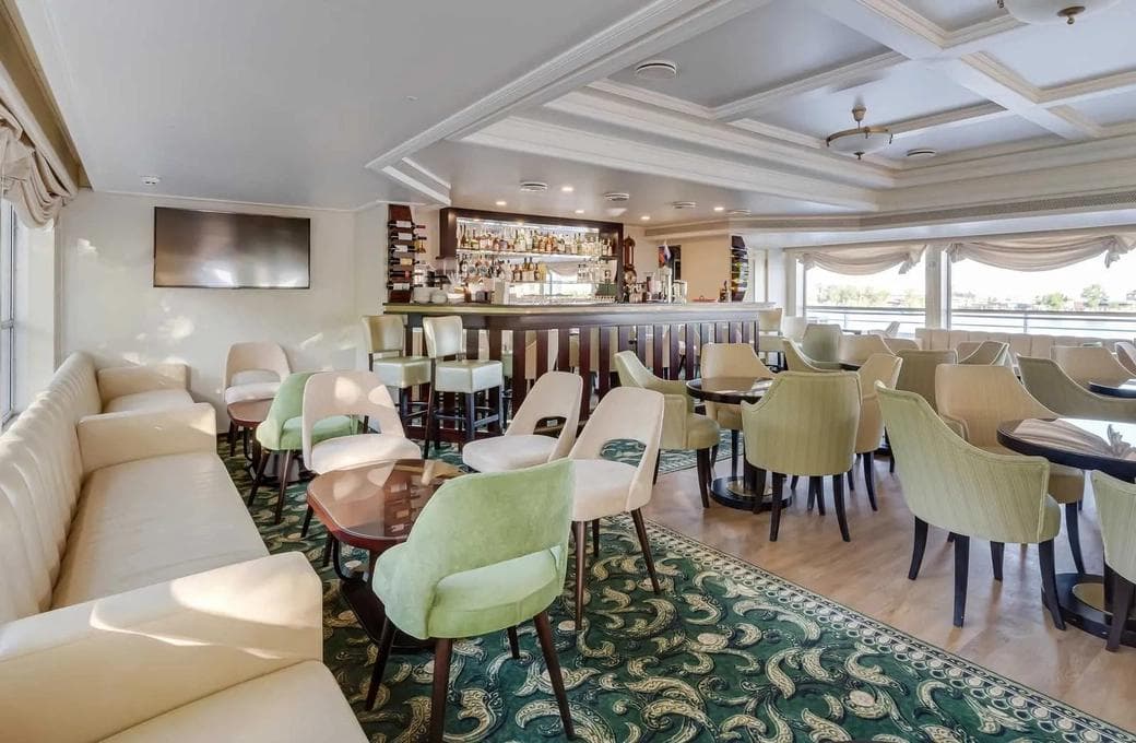 Лайнер Генерал Лавриненков , компании Донинтурфлот. Фото 1