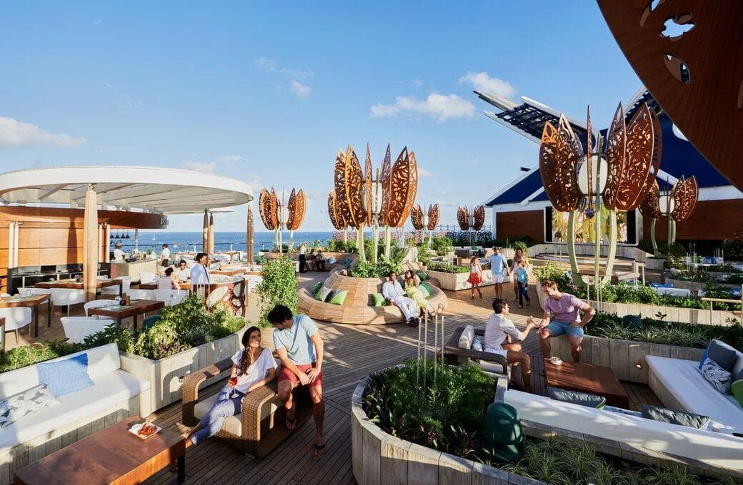 Лайнер Celebrity Edge, компании Celebrity Cruises. Фото 1