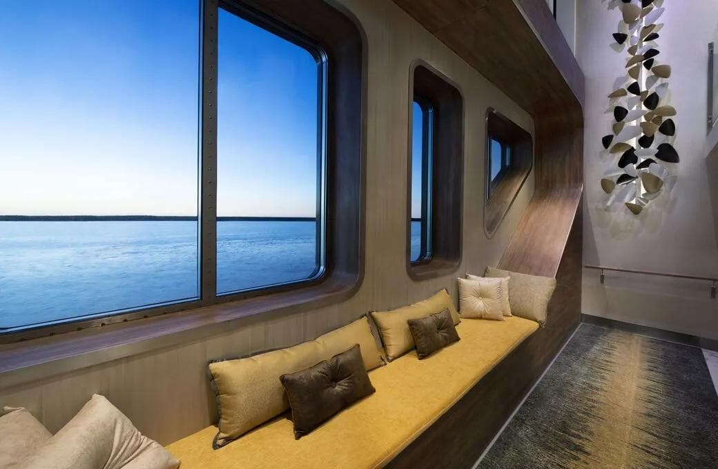 Лайнер Celebrity Flora, компании Celebrity Cruises. Фото 1