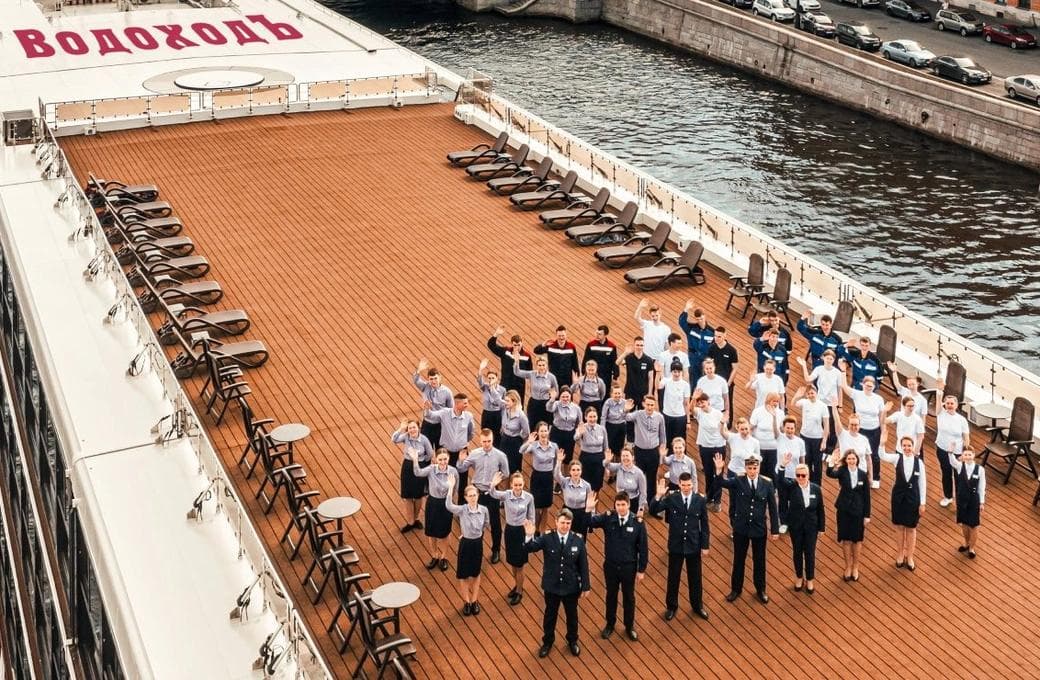 Лайнер Мустай Карим, компании ВодоходЪ. Фото 1