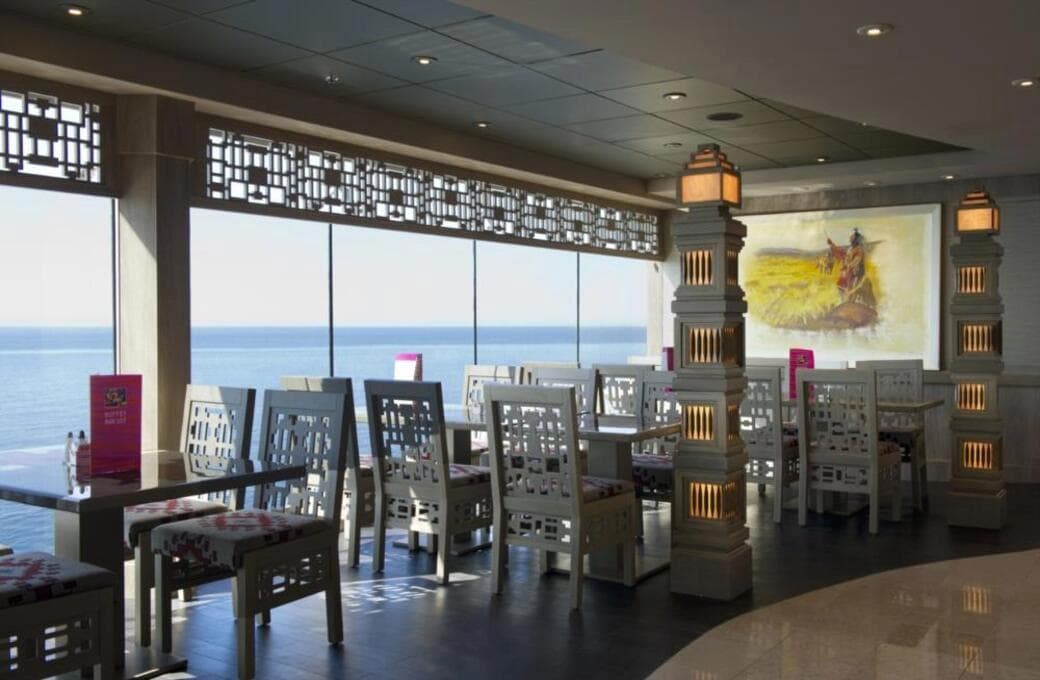 Лайнер MSC Divina, компании MSC Crociere. Фото 1