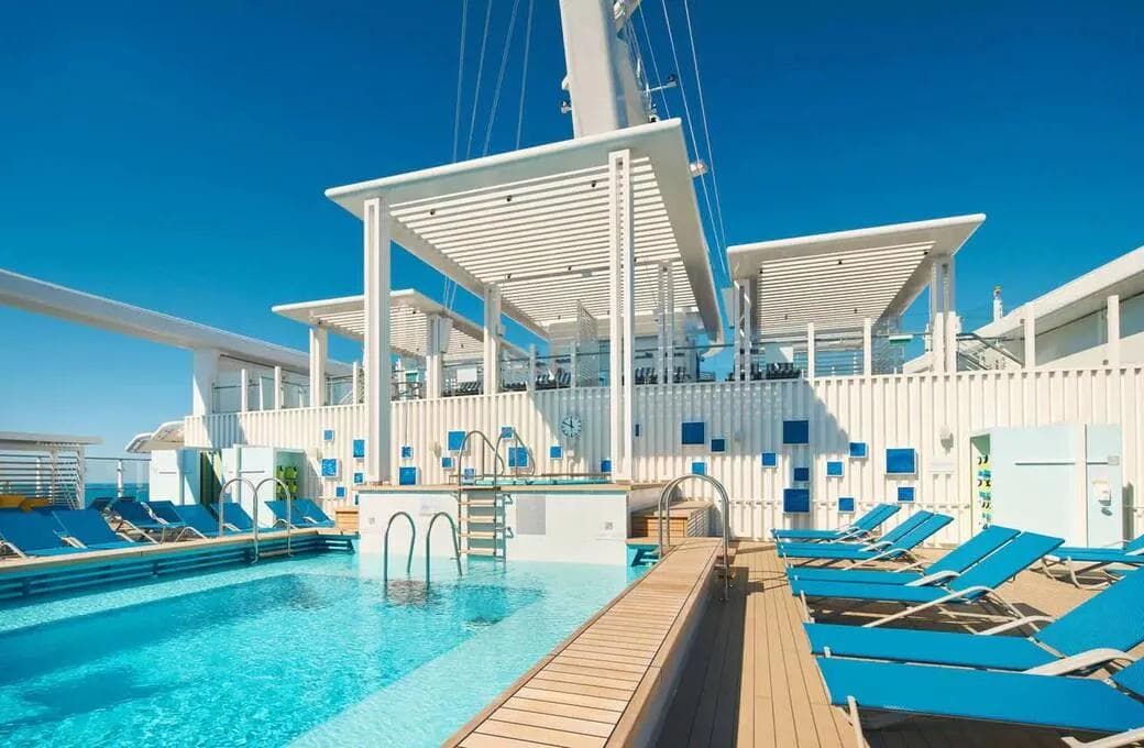 Лайнер Costa Toscana, компании Costa Cruises. Фото 1