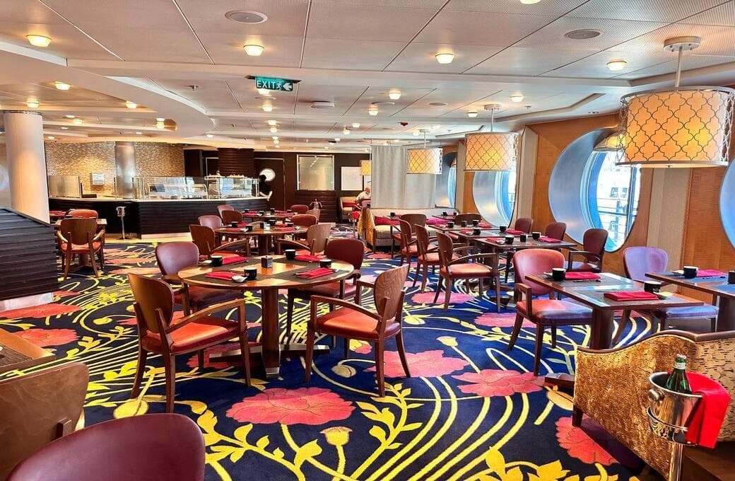 Лайнер Celebrity Infinity, компании Celebrity Cruises. Фото 1