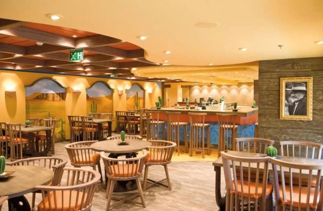 Лайнер MSC Fantasia, компании MSC Crociere. Фото 1