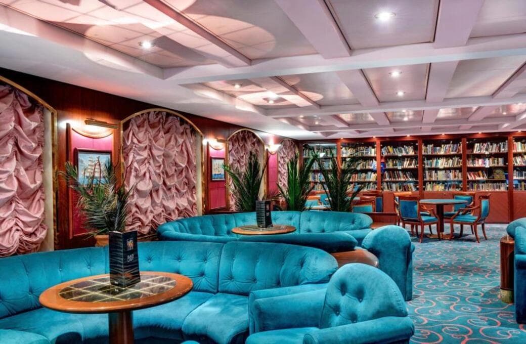 Лайнер MSC Lirica, компании MSC Crociere. Фото 1