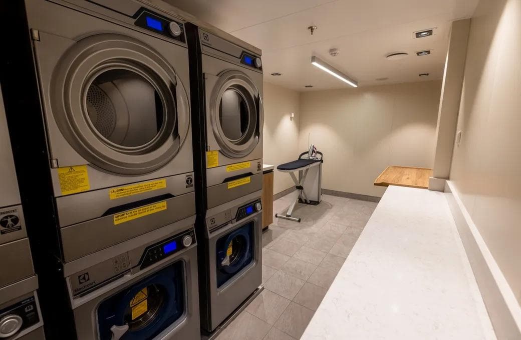 Лайнер SH Minerva, компании Swan Hellenic. Фото 1