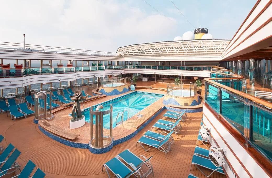 Лайнер Costa Deliziosa, компании Costa Cruises. Фото 1